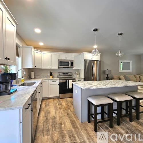 Old Orchard Beach House: 22 Trinity Wy