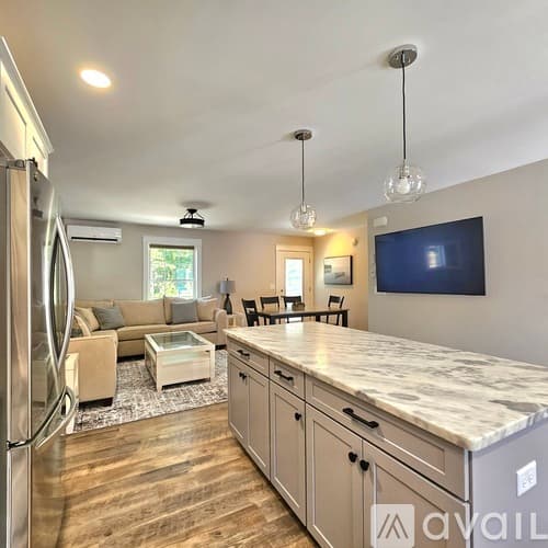 Old Orchard Beach House: 22 Trinity Wy