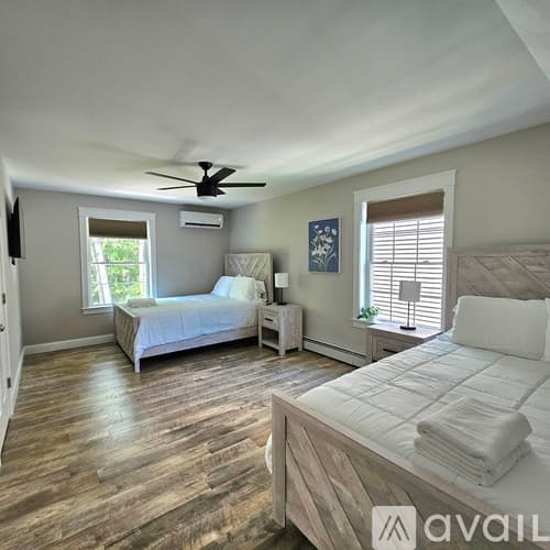 Old Orchard Beach House: 22 Trinity Wy