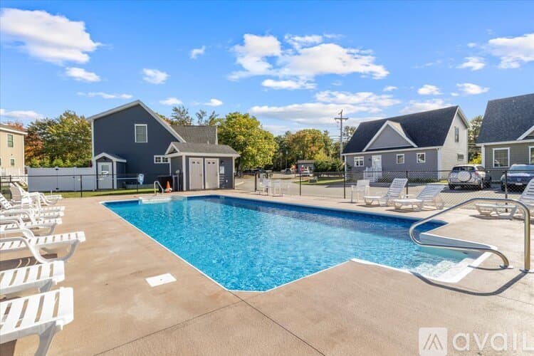 Old Orchard Beach House: 22 Trinity Wy