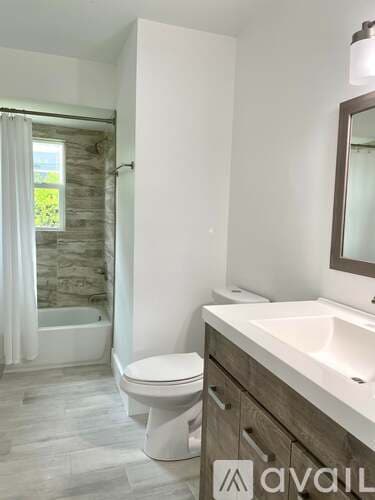 Bonita Springs House: 217 3rd St