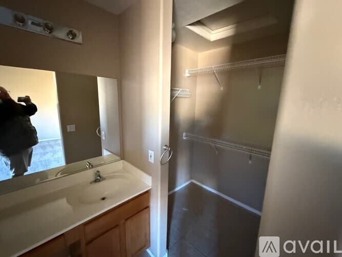 Casa Grande House: 1636 E Bishop Dr