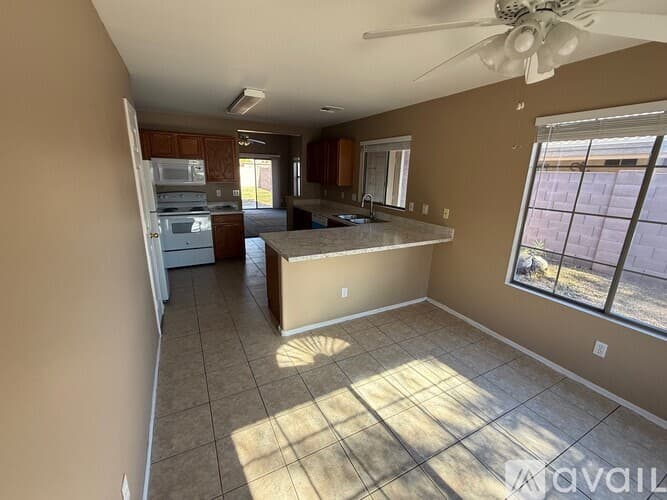 Casa Grande House: 1636 E Bishop Dr