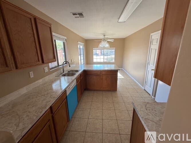 Casa Grande House: 1636 E Bishop Dr