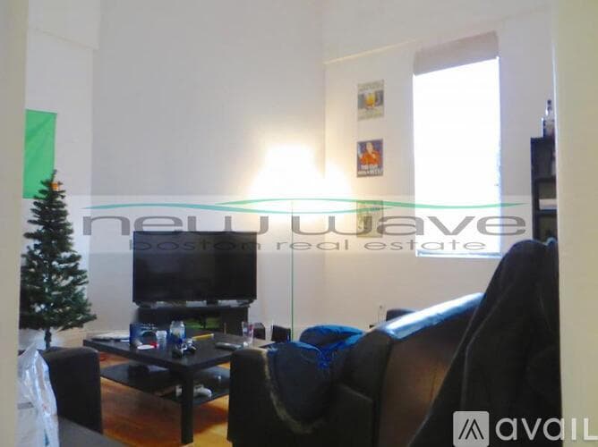 Boston Apartment: 168 Northampton St
