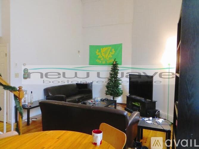 Boston Apartment: 168 Northampton St