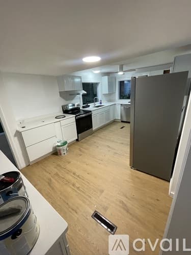 Roaring Spring House: 304 Poplar St