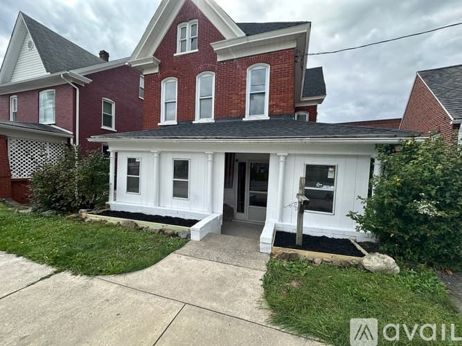Roaring Spring House: 304 Poplar St