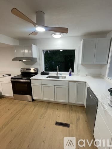 Roaring Spring House: 304 Poplar St
