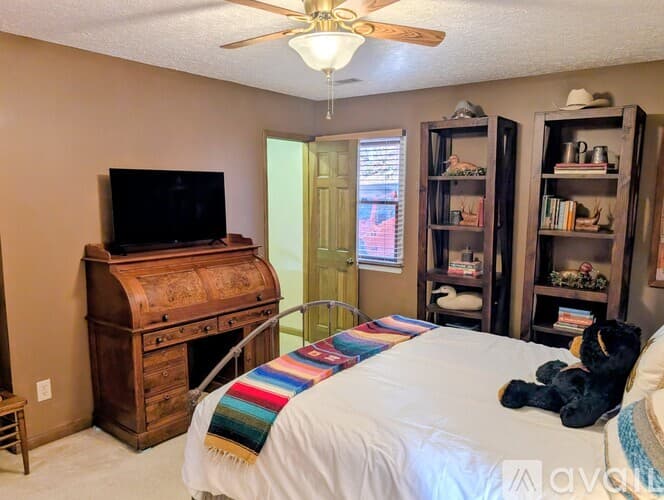 Dillard House: 842 Saddle Back Cir