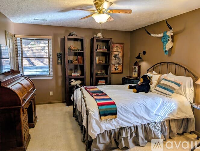 Dillard House: 842 Saddle Back Cir