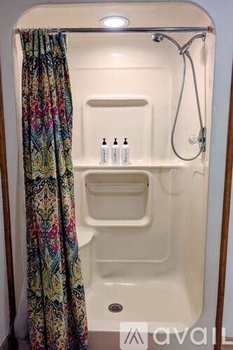 Dillard House: 842 Saddle Back Cir