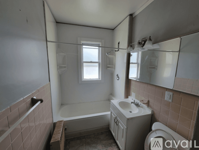 West Hartford Apartment: 9 Crosby St