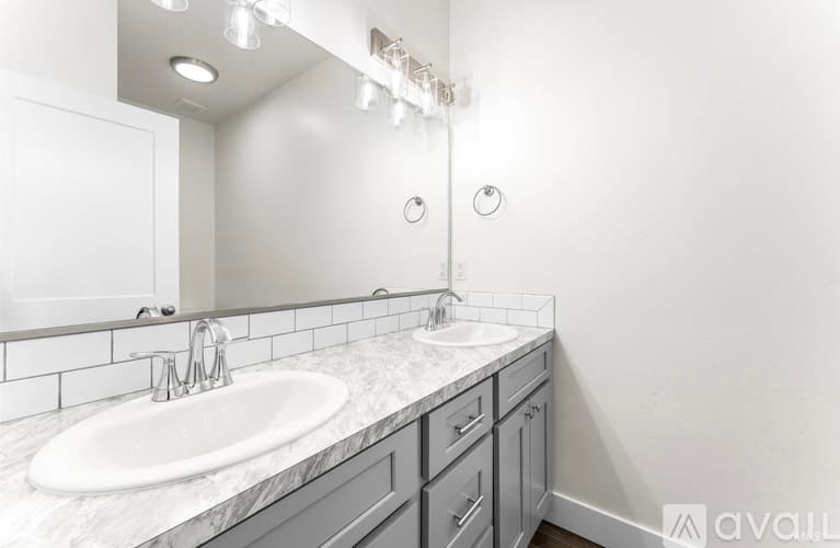 Emmett House: 1771 Regency Way