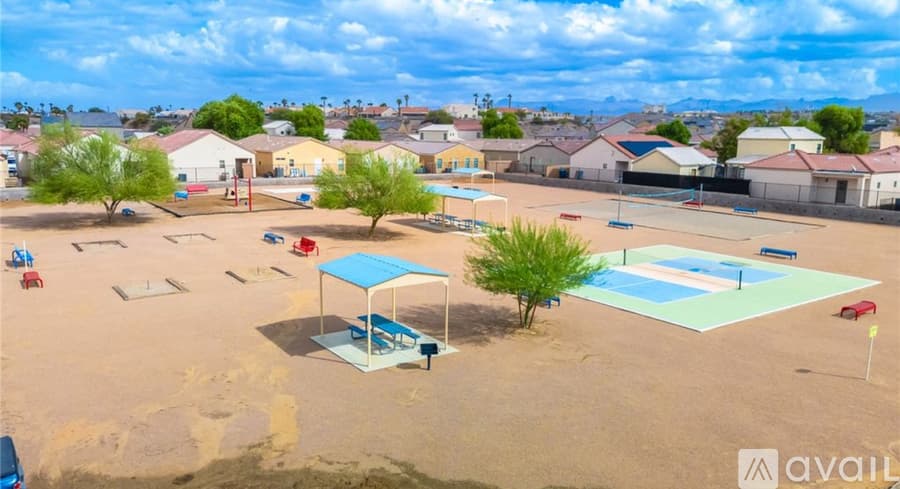 Bullhead City House: 2412 Village Drive