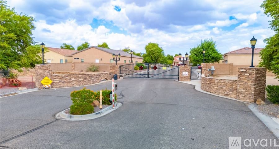 Bullhead City House: 2412 Village Drive