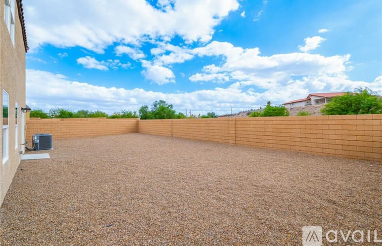 Bullhead City House: 2412 Village Drive