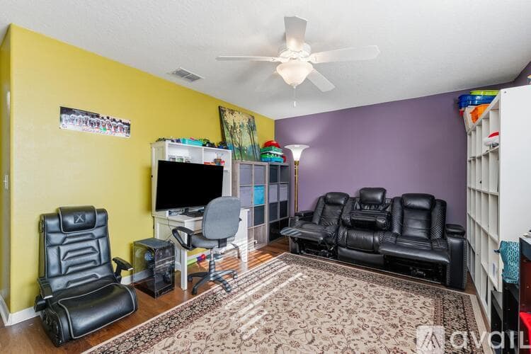 Tampa House: 20414 Carolina Cherry Court