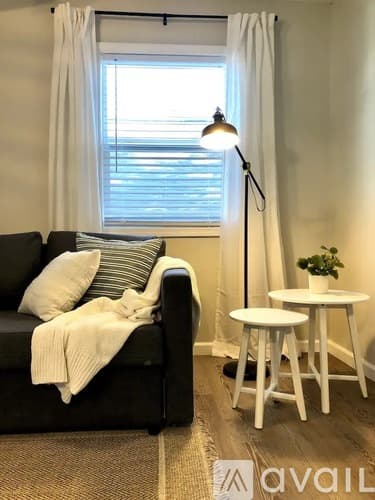 Washington Apartment: 624 W Main St