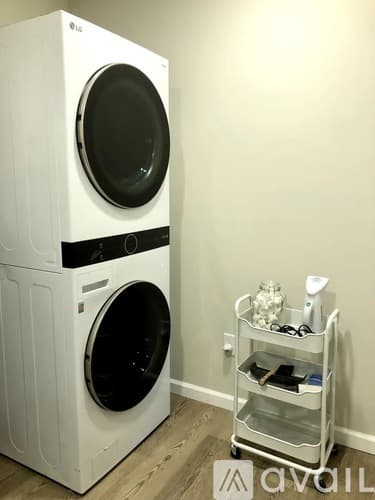 Washington Apartment: 624 W Main St