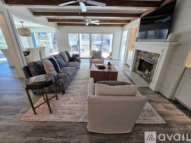 Clayton House: 151 Timpson Cove Rd