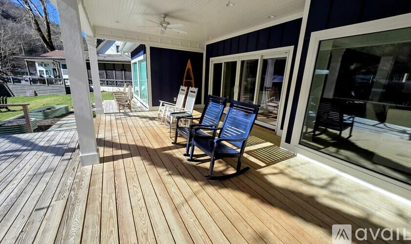 Clayton House: 151 Timpson Cove Rd