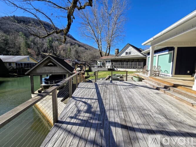 Clayton House: 151 Timpson Cove Rd