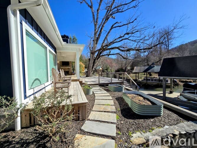 Clayton House: 151 Timpson Cove Rd