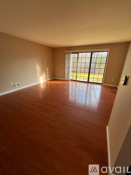 Galloway Apartment: 21 Cheshire Dr