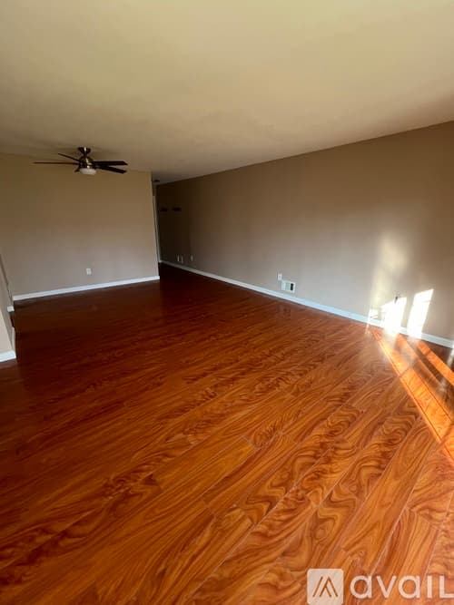 Galloway Apartment: 21 Cheshire Dr