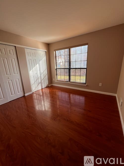Galloway Apartment: 21 Cheshire Dr