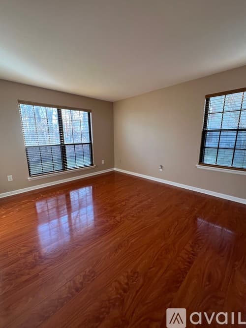 Galloway Apartment: 21 Cheshire Dr