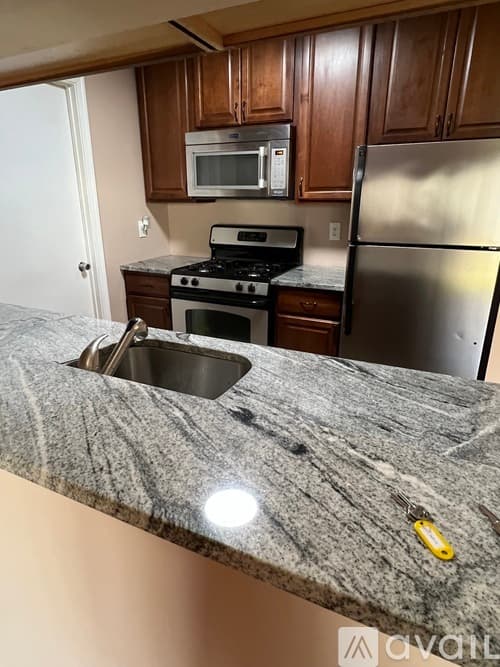 Galloway Apartment: 21 Cheshire Dr