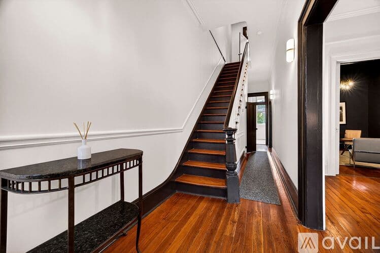 Savannah House: 313 W Bolton St