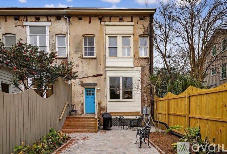 Savannah House: 313 W Bolton St