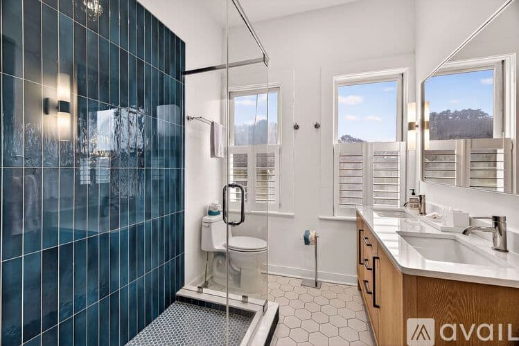 Savannah House: 313 W Bolton St