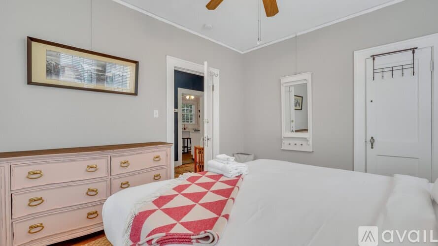 Savannah House: 1219 Washington Ave