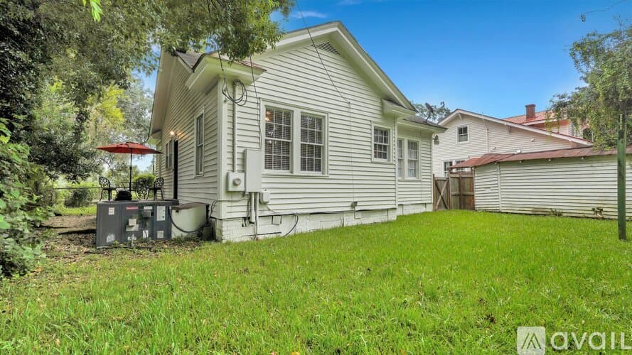 Savannah House: 1219 Washington Ave
