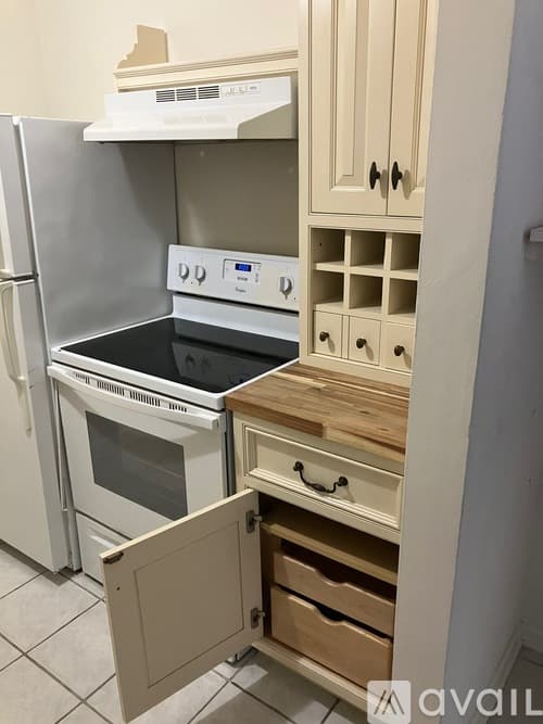 Rockland Condo: 119 Grove Street