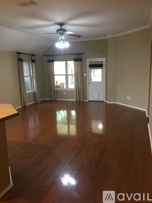 North Richland Hills House: 6321 Pinehurst Dr