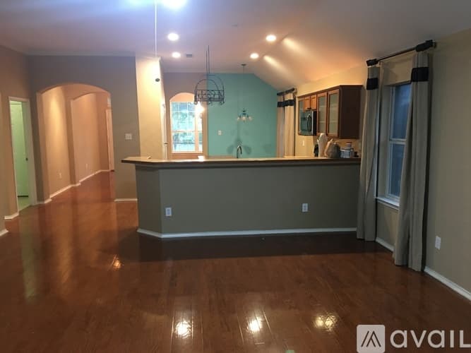 North Richland Hills House: 6321 Pinehurst Dr