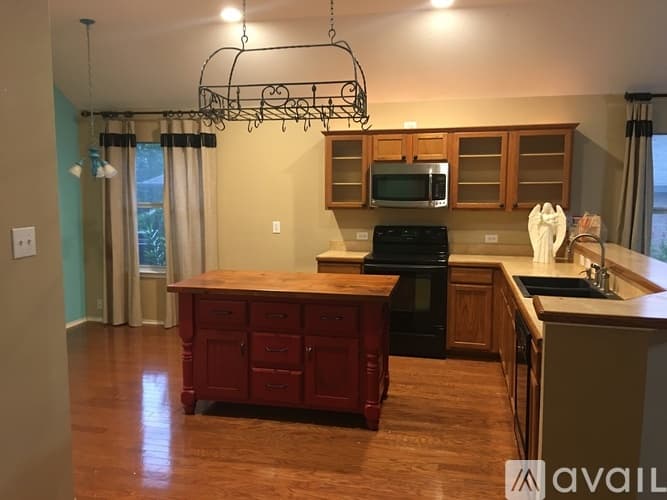 North Richland Hills House: 6321 Pinehurst Dr