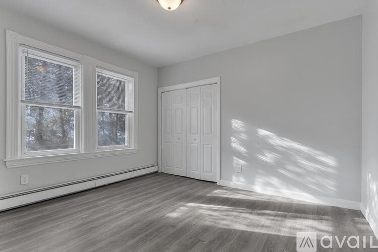 Woonsocket Apartment: 52 Bellevue Ave