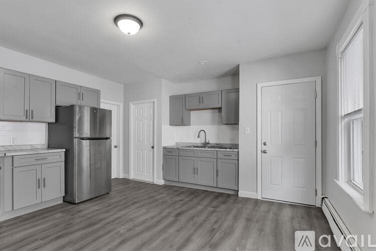 Woonsocket Apartment: 52 Bellevue Ave