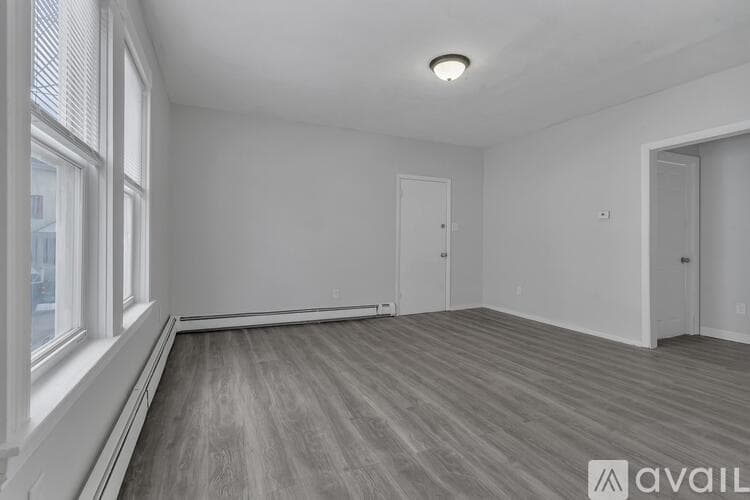 Woonsocket Apartment: 52 Bellevue Ave