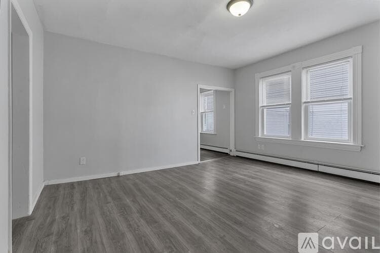 Woonsocket Apartment: 52 Bellevue Ave