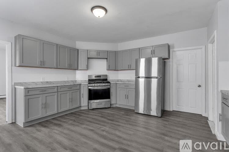 Woonsocket Apartment: 52 Bellevue Ave