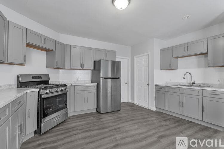 Woonsocket Apartment: 52 Bellevue Ave