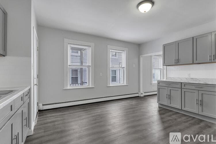 Woonsocket Apartment: 52 Bellevue Ave