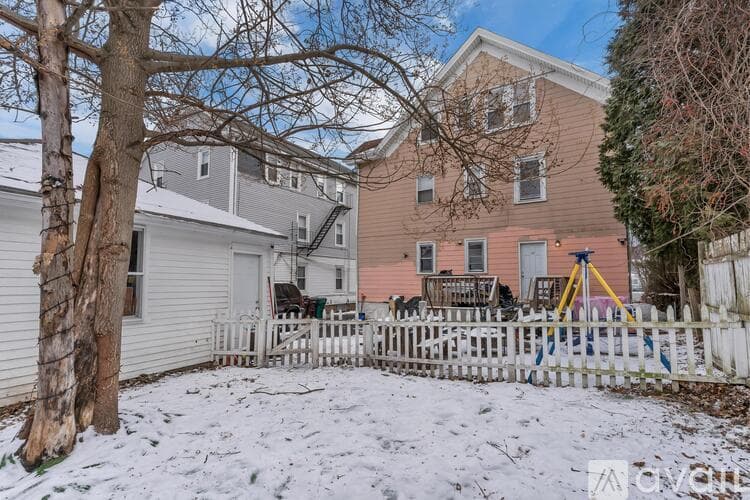 Woonsocket Apartment: 52 Bellevue Ave